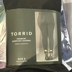 Torrid premium everyday leggings crop length